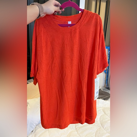 NWT Lululemon Crew Neck Train Tee Autumn Red Size 6 $68 retail - Picture 2 of 9